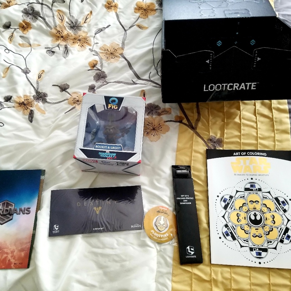 Lootcrate with Rocket & Groot Fig